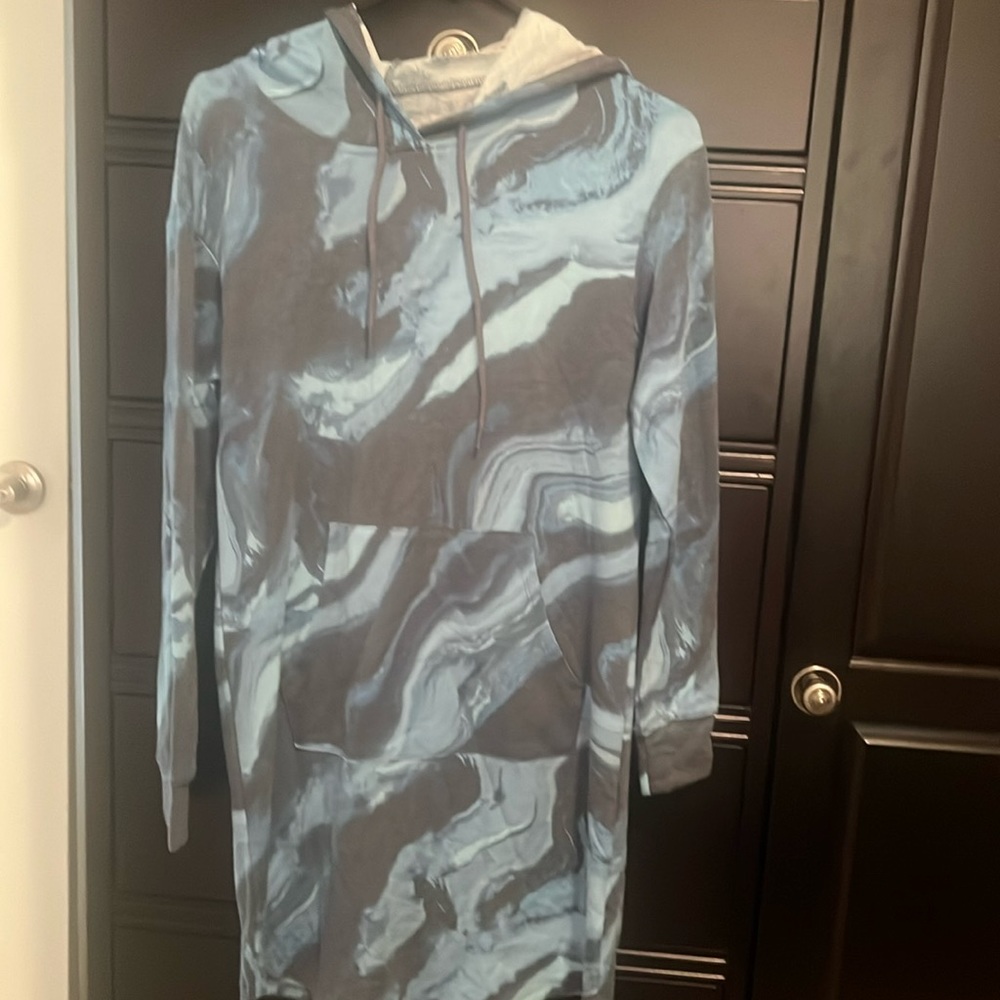 New York & Company tunic sweatshirt dress with hoodie